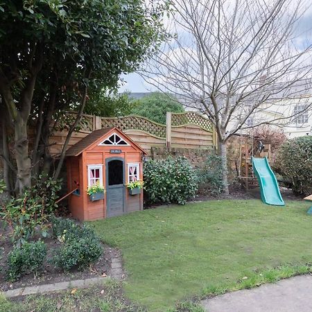 Beautiful 4 Bedroom Home Cheltenham Buitenkant foto