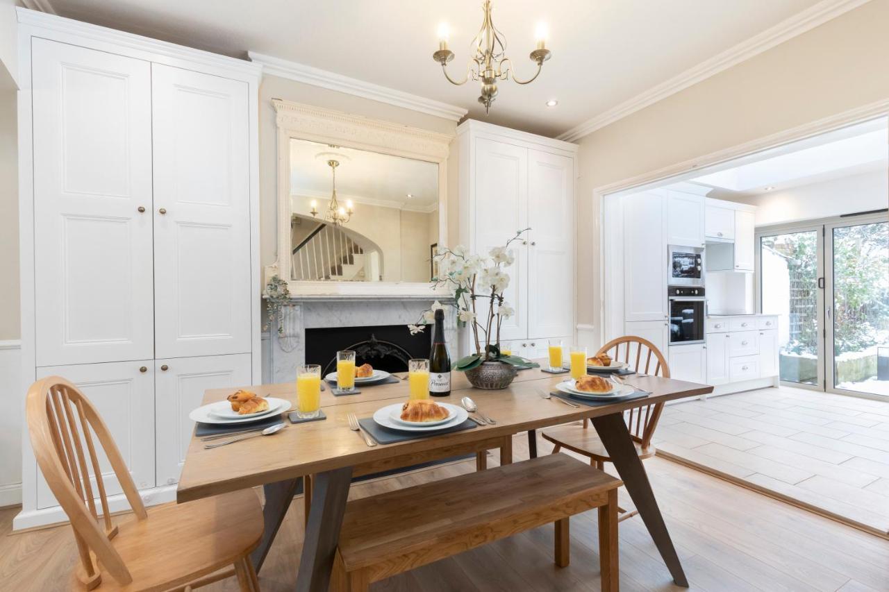 Beautiful 4 Bedroom Home Cheltenham Buitenkant foto