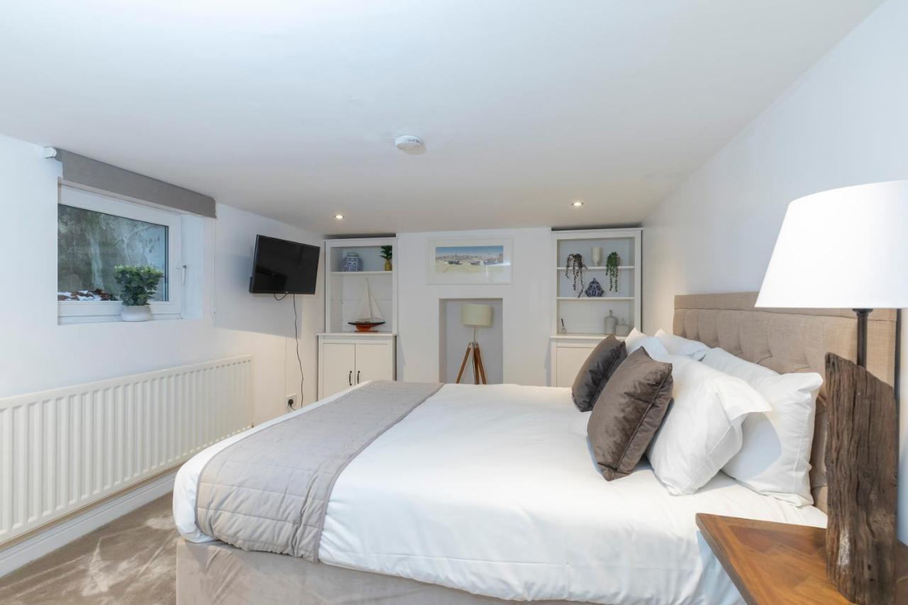 Beautiful 4 Bedroom Home Cheltenham Buitenkant foto