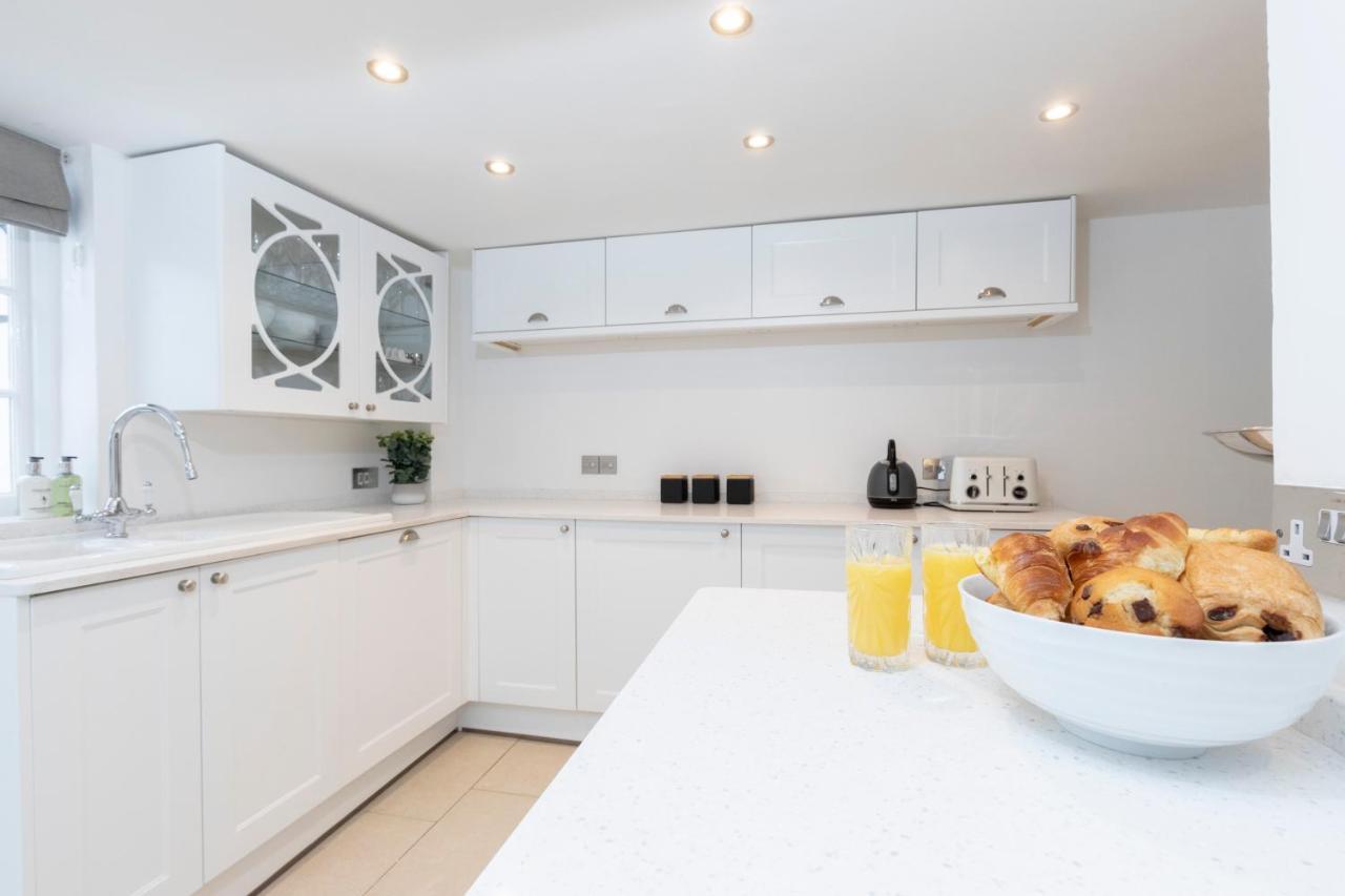 Beautiful 4 Bedroom Home Cheltenham Buitenkant foto