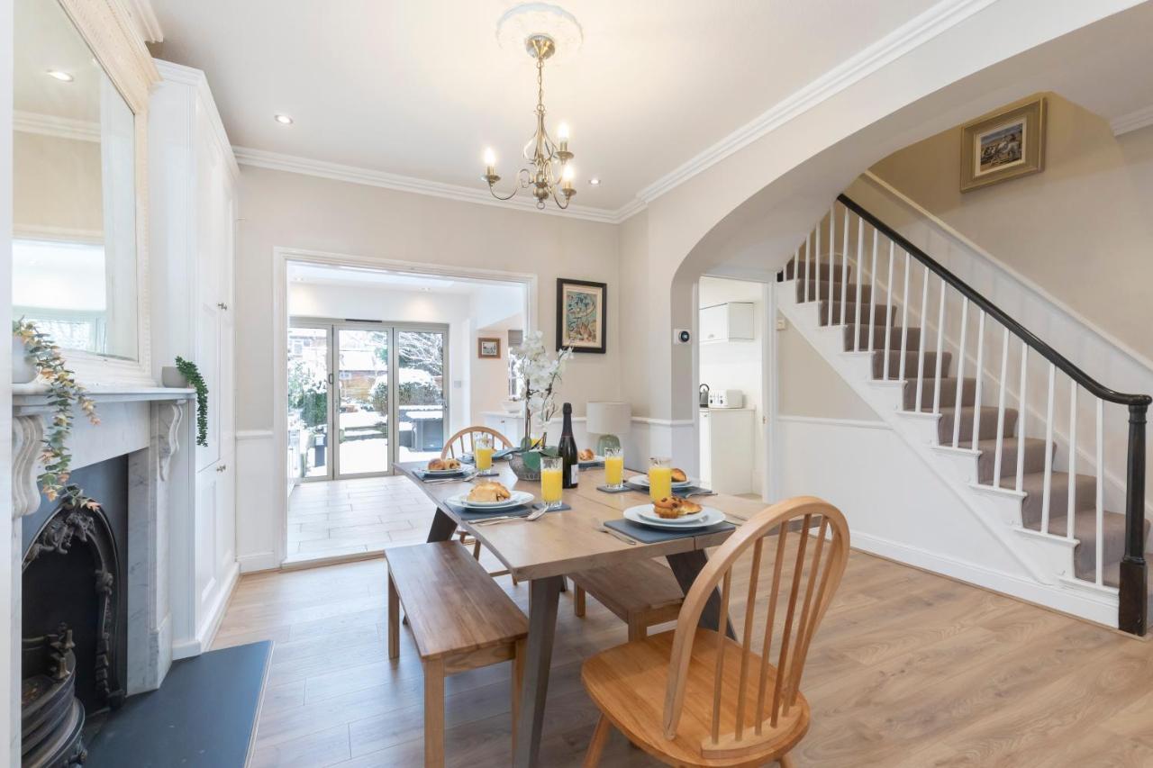 Beautiful 4 Bedroom Home Cheltenham Buitenkant foto