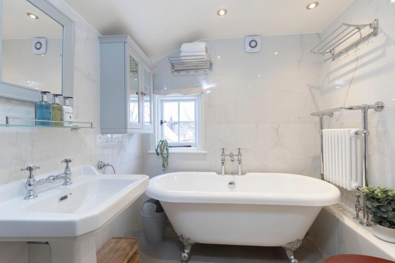 Beautiful 4 Bedroom Home Cheltenham Buitenkant foto