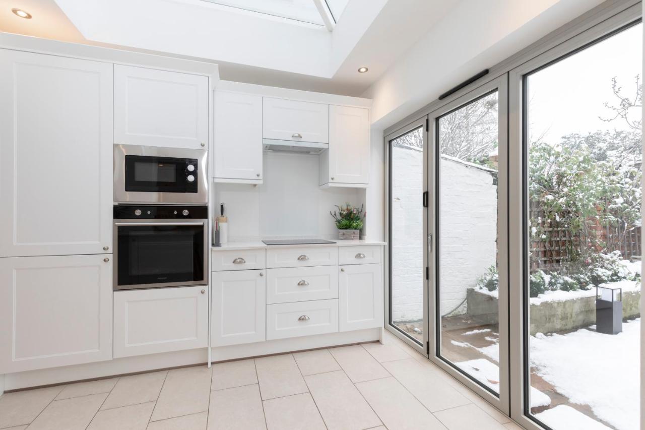 Beautiful 4 Bedroom Home Cheltenham Buitenkant foto