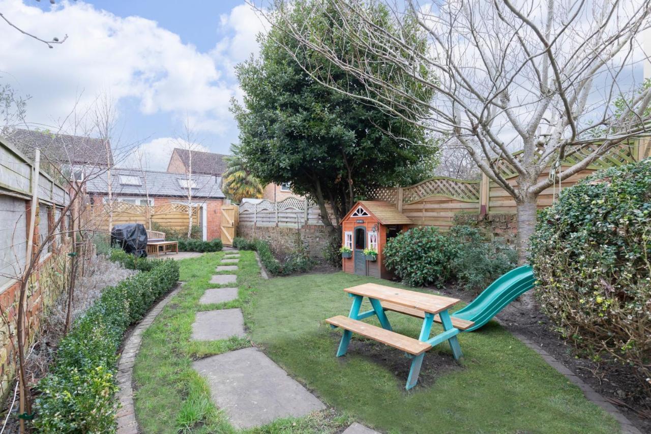 Beautiful 4 Bedroom Home Cheltenham Buitenkant foto
